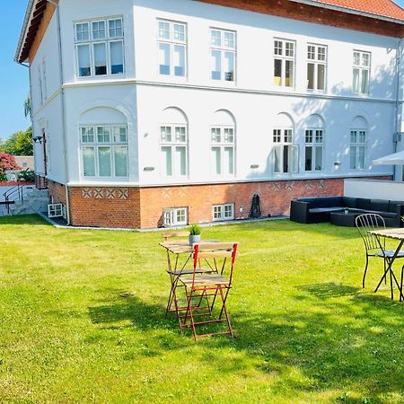 Aday - City Central Mansion - 1 Bedroom Apartment With Garden Aalborg Eksteriør billede
