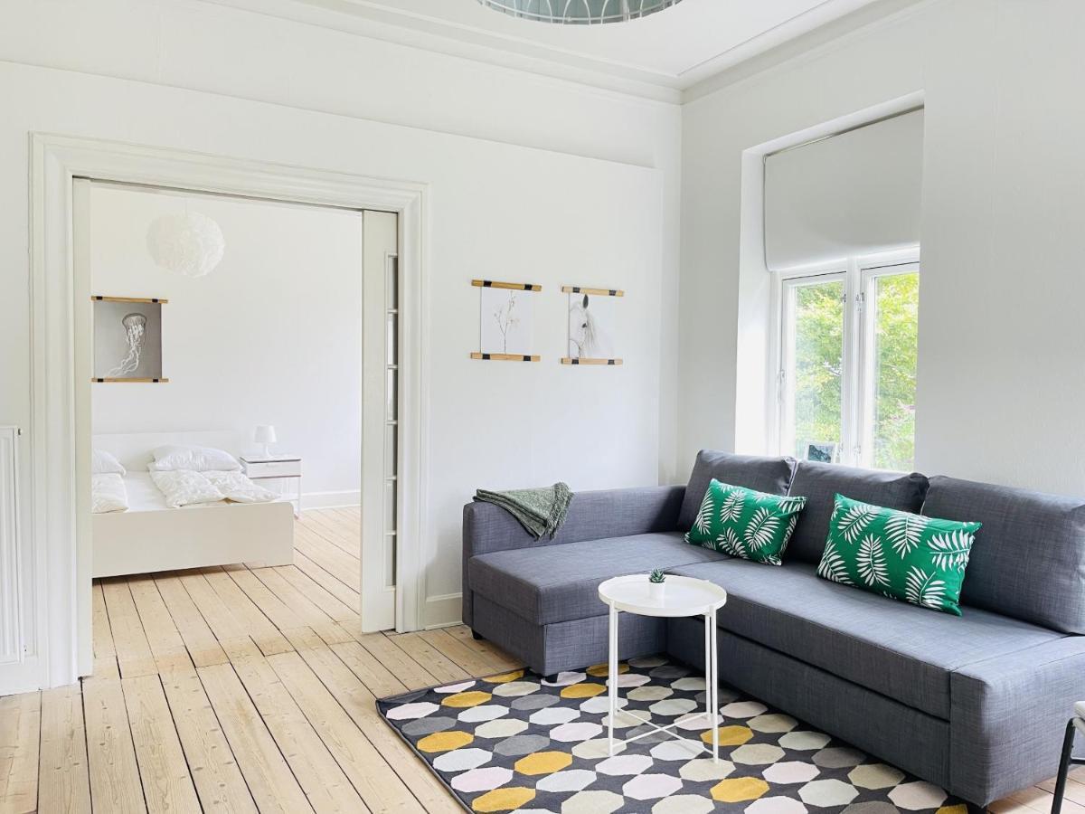Aday - City Central Mansion - 1 Bedroom Apartment With Garden Aalborg Eksteriør billede